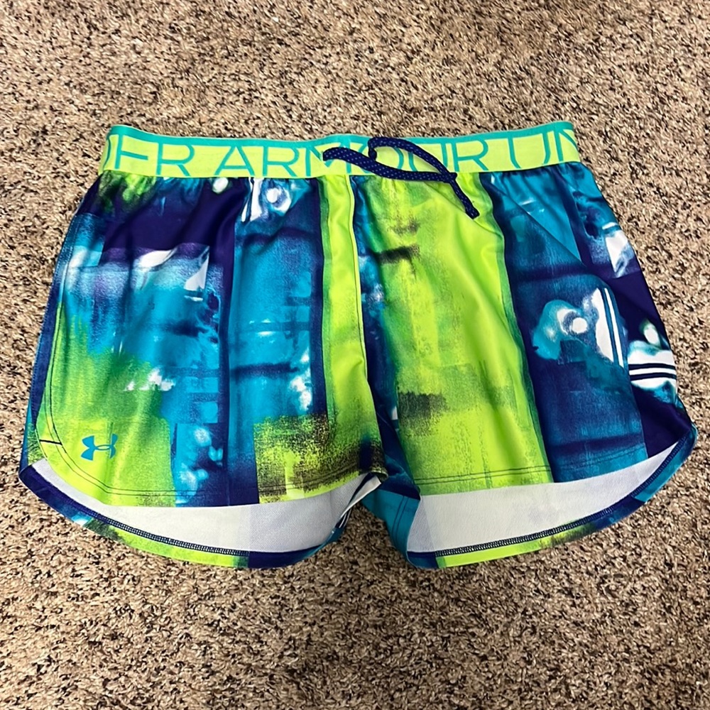 Under Armour shorts. Youth XL. Like new worn a few times.